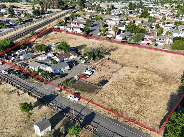 1695/1699 Blossom Ave, Fairfield, CA 94533