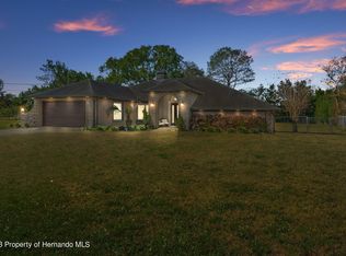 8191 Floral Dr, Weeki Wachee, FL 34607