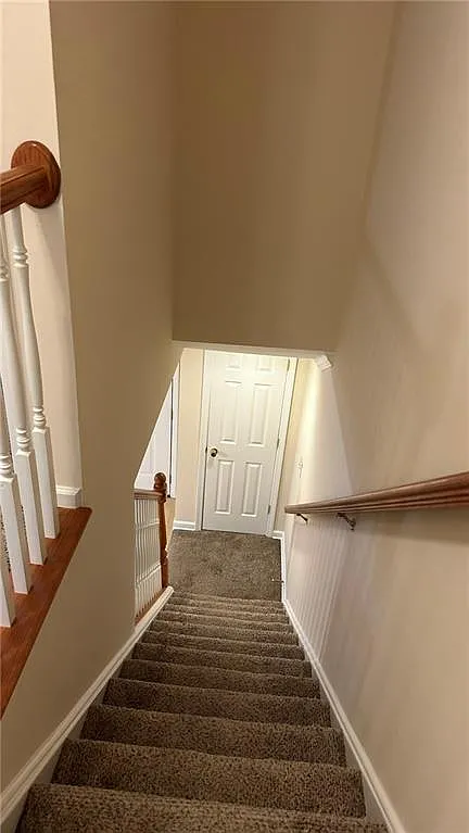 3 bed, 3.5 bath, 2020 sqft, $2,400 — Photo 4