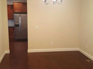 96 Cobblestone Ln, Le Claire, IA 52753