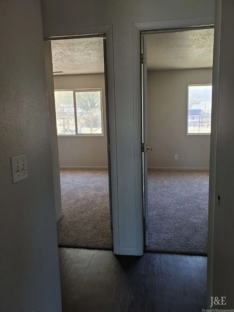 Duplex in Central Cedar — Photo 4