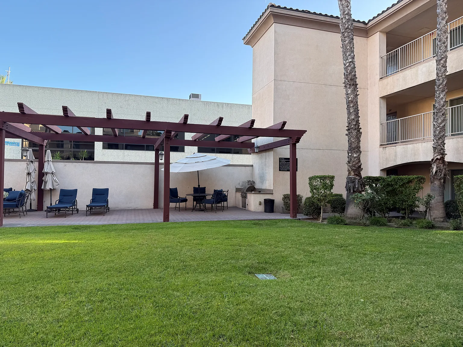 2 bed, 920 sqft, $2,750 — Photo 2