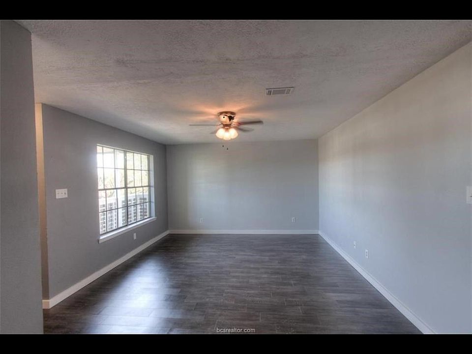 1st image of 812 Navarro Dr APT D