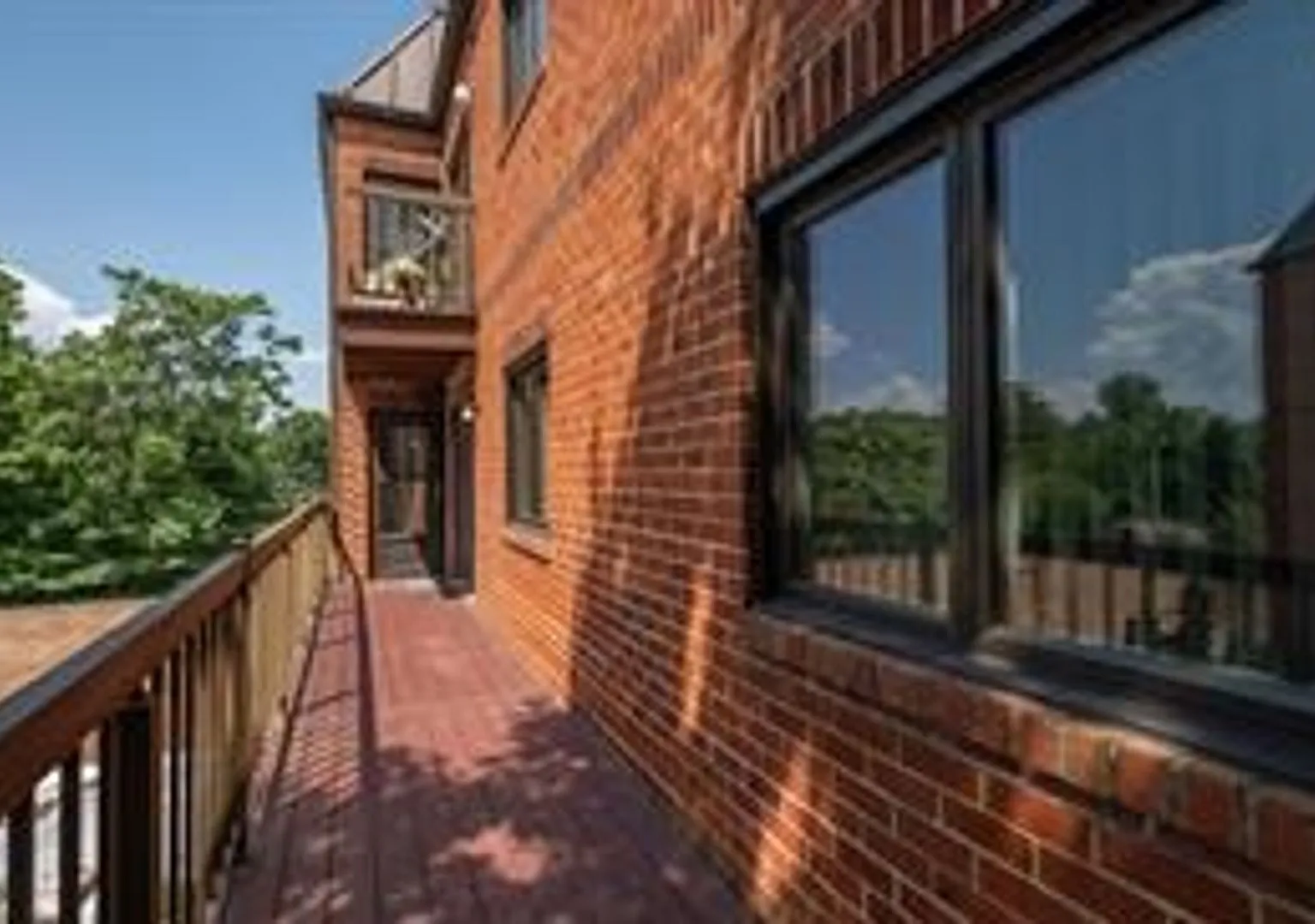 Very well maintained and extra large 3BR 2BA condo moments to Marc Train in Downtown Gaithersburg — Photo 2