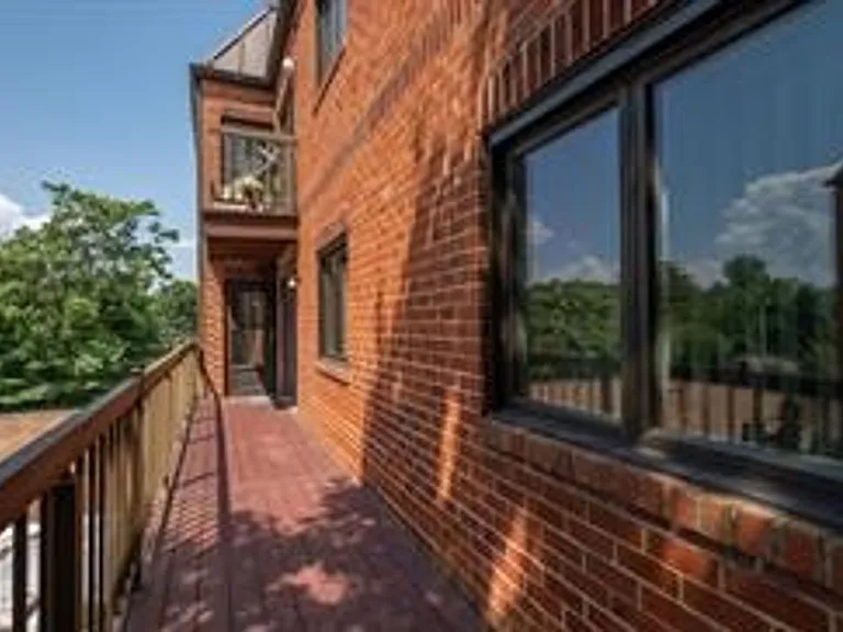 8 Russell Ave #311 — Photo 2