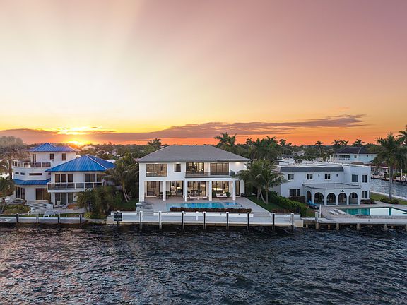 2nd image of 2880 NE 9th Street