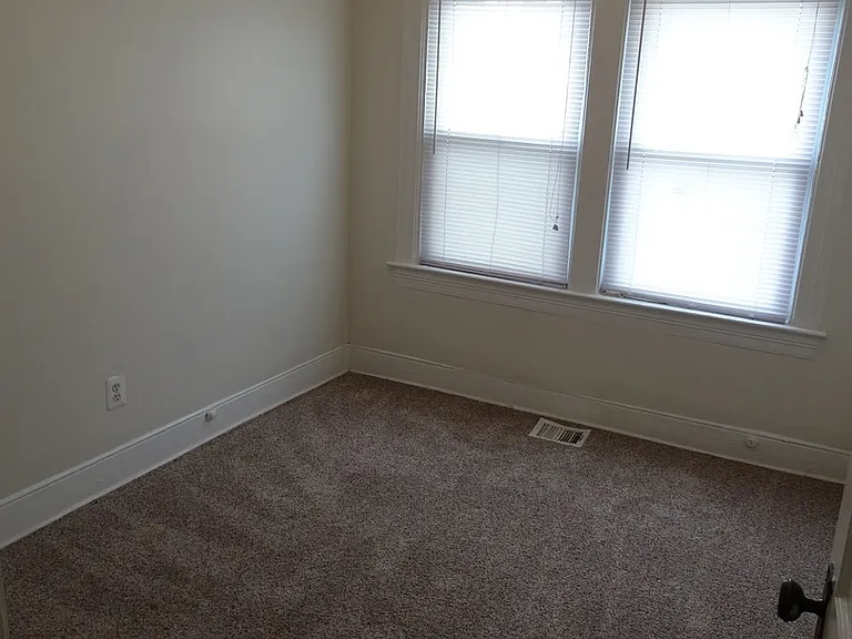 1165 Abbey Pl NE — Photo 11
