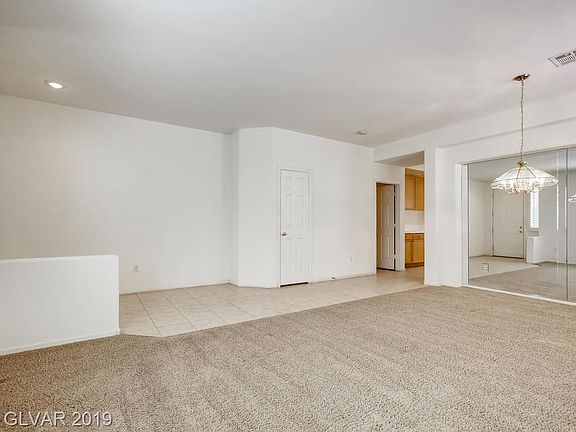 5th image of 2568 Hitchcock St