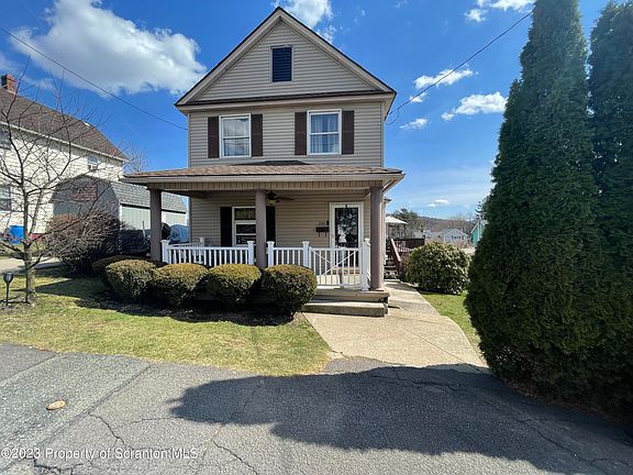 2nd image of 844 Albert St