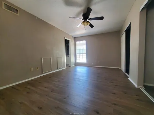 1020 Autumn Cir, College Station, TX