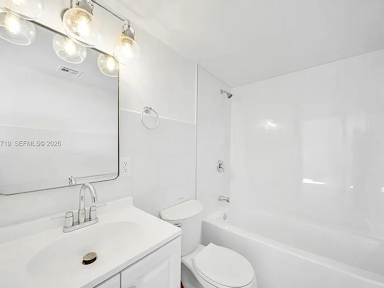 501 SW 1st St #502 — Photo 13