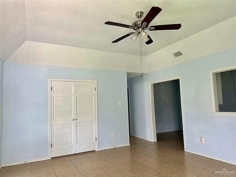 700 W Iris Ave — Photo 6