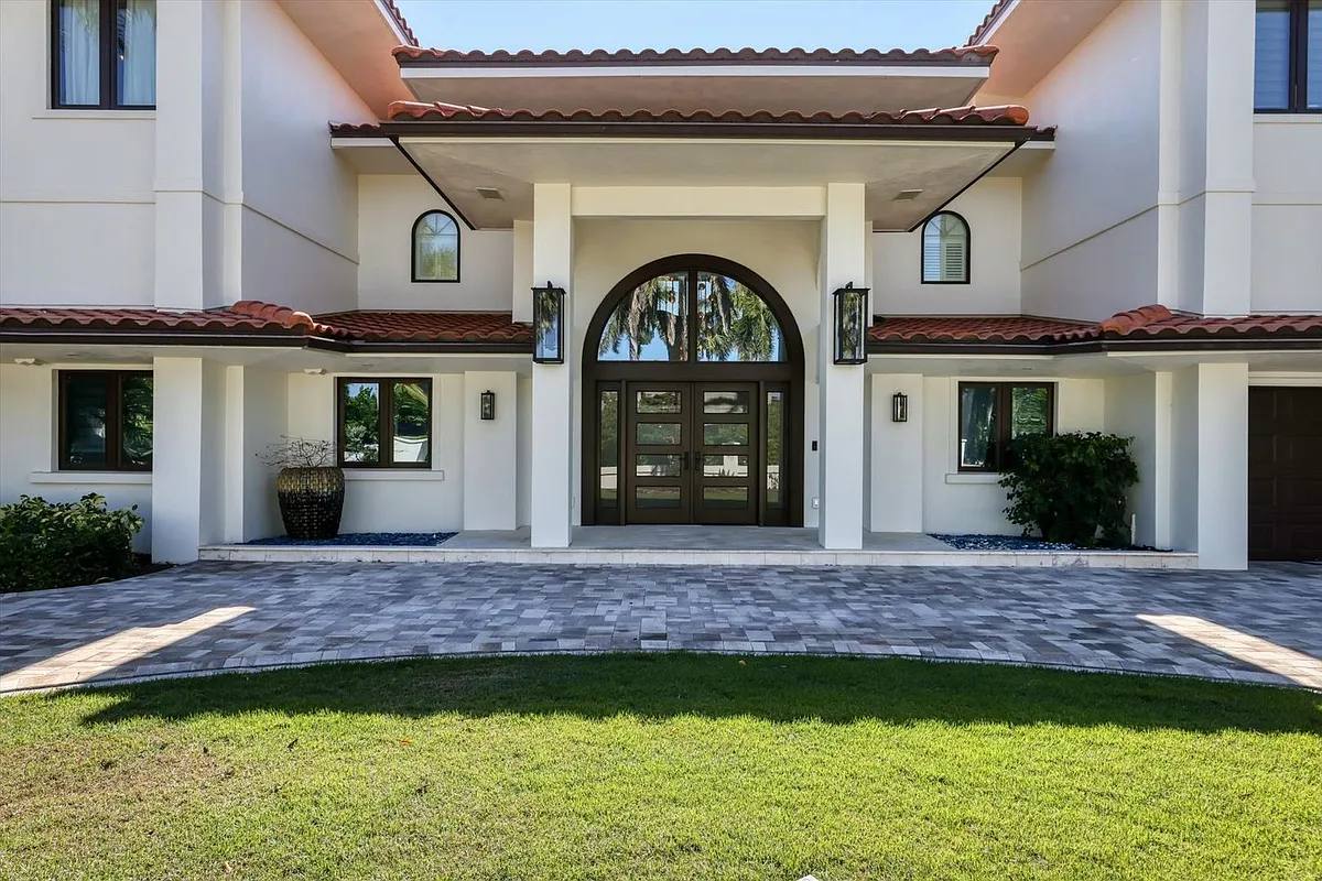 Building Photo - 110 N Warbler Ln