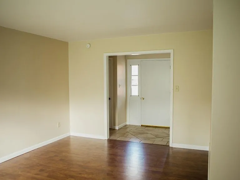 720 S Parkway Dr — Photo 14