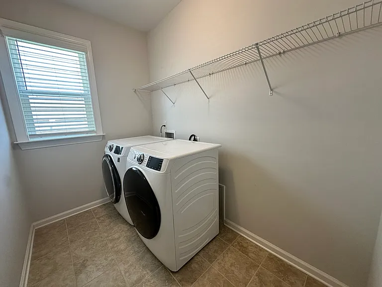 1139 Overlake Dr — Photo 18
