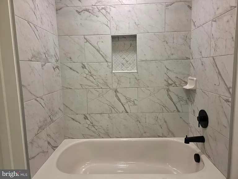 102 Hanover St #204 — Photo 16