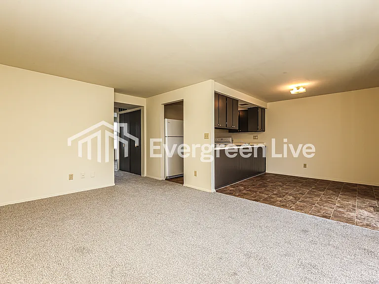 7566 Mount Hood Dr — Photo 6