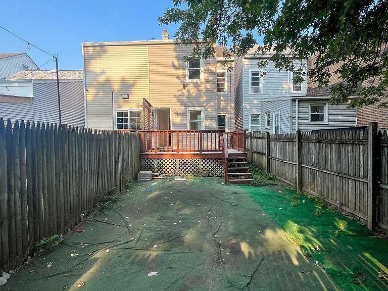 640 2nd St — Photo 9