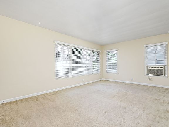 4th image of 204-206 S Chevy Chase Dr #204-1/2