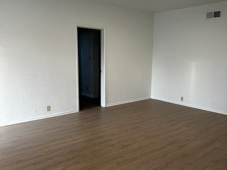 18404 S North Ripon Rd — Photo 10