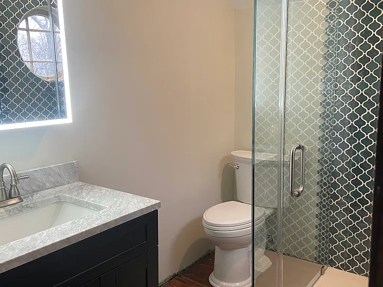 2nd floor sencond bath