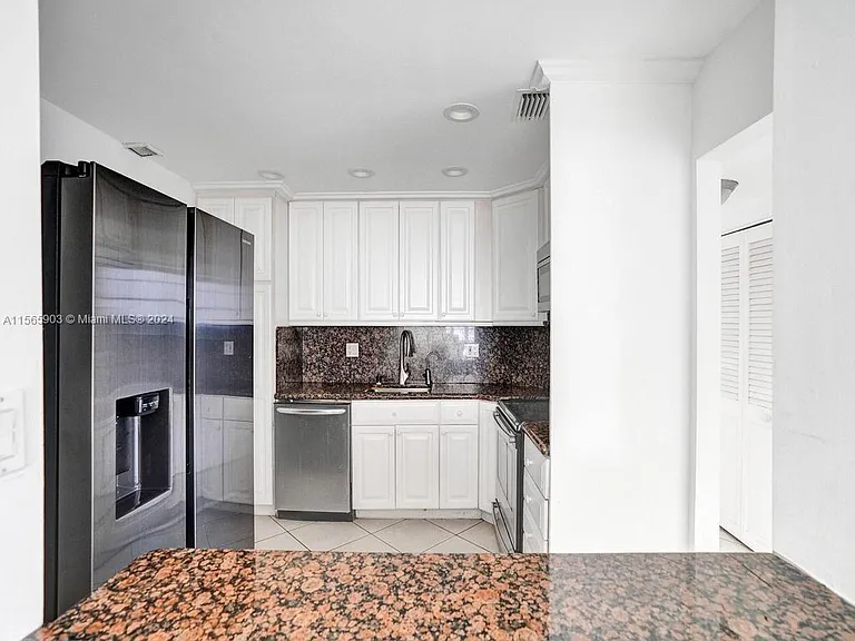 300 Bayview Dr #906 — Photo 20