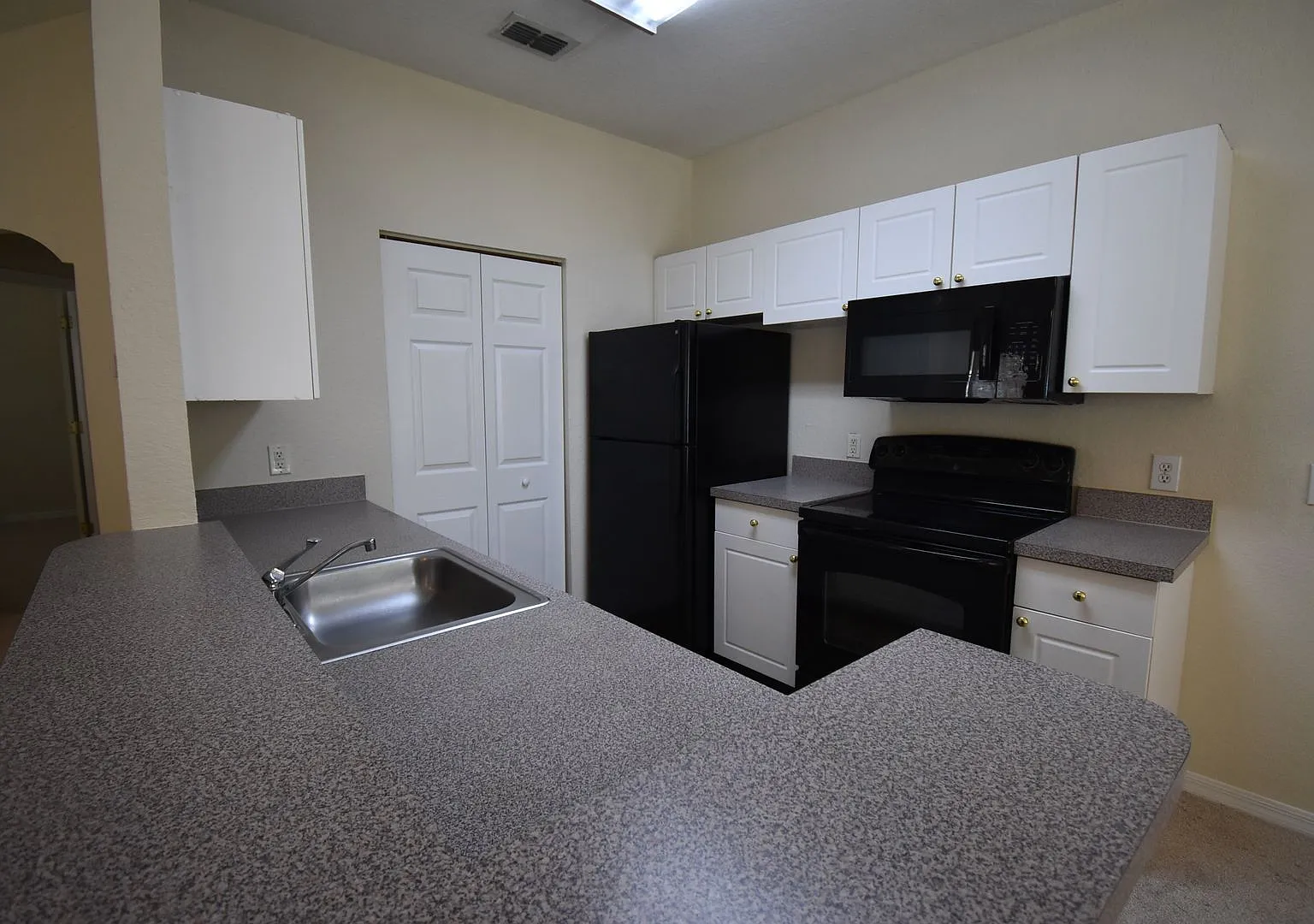 1/1-Crescent Place At Lake Lotus! Available Now! — Photo 4