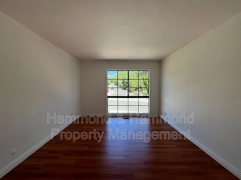 4527 Stark Ave — Photo 18