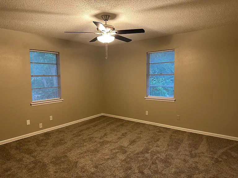 1114 Wintergreen Ct — Photo 6