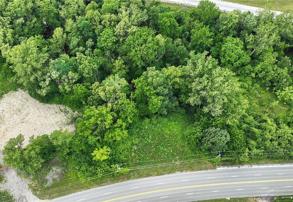 2nd image of 1595 N Ridge Rd
