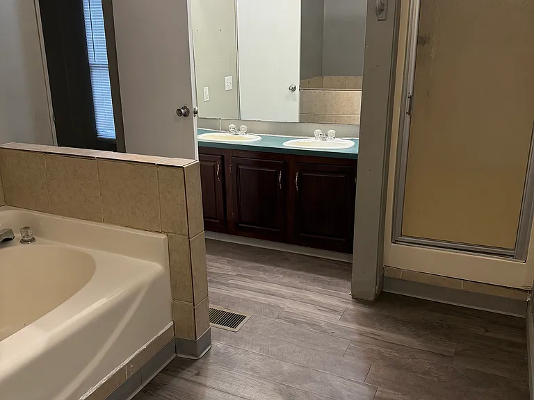 9801 Elderberry Trl — Photo 12