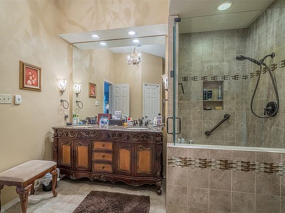 4th image of 3314 Woodbridge Ln