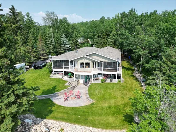 412 E Willow Dr, Sunset Beach, AB T9S 1R6