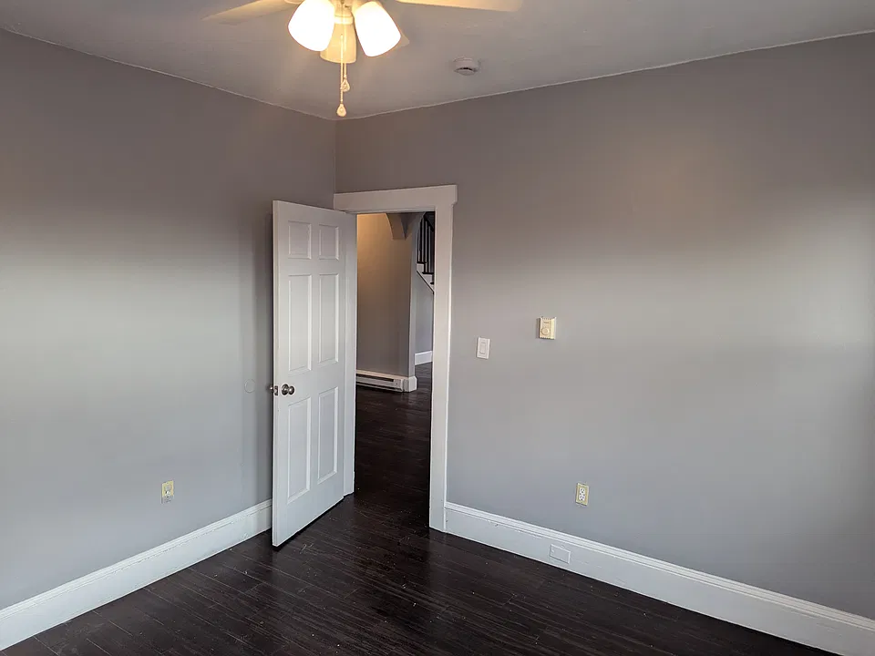 43 Whitfield St #3
