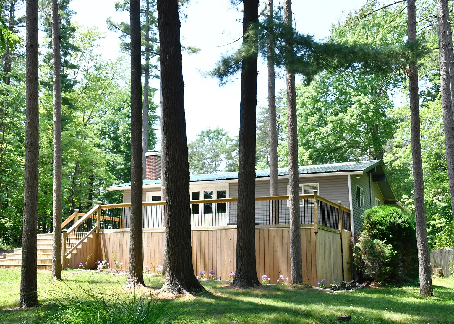 313 Chinook Ln SE photo 1