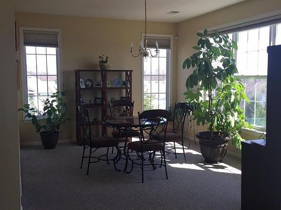 4th image of 334 Saint Andrews Pl