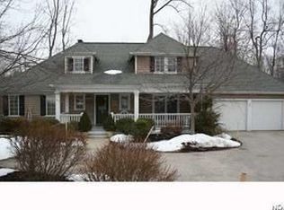 17405 Beech Grove Trl, Chagrin Falls, OH 44023