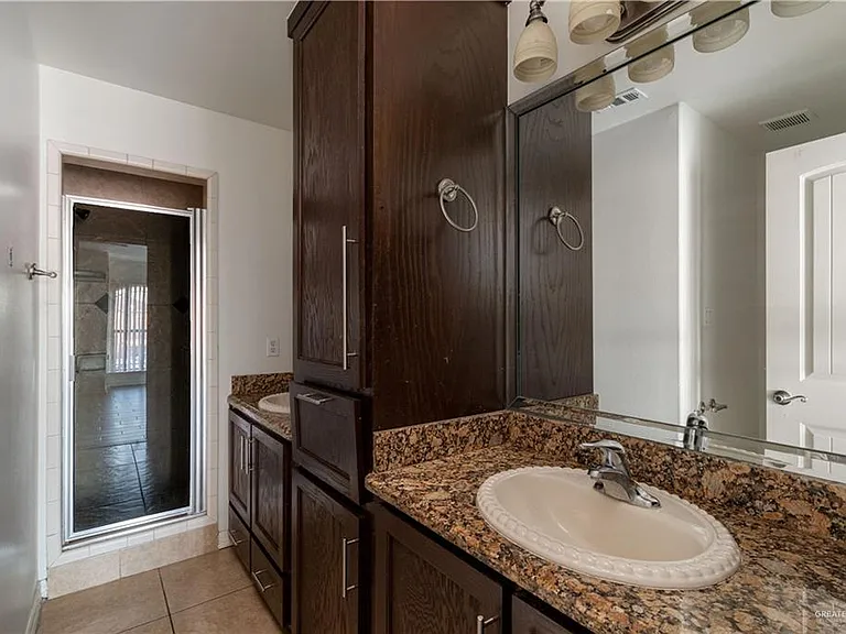 1307 W Fig Ave #B — Photo 10