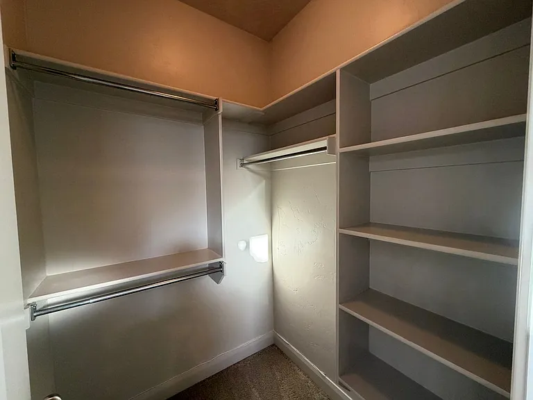 469 E Barcelona Dr — Photo 15