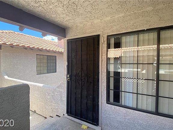 2nd image of 1423 Santa Margarita St Unit F