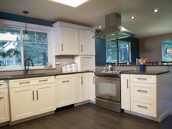 2nd image of 11187 Meadowlark Ln NE