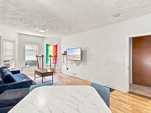 4th image of 8-10 Dane St
