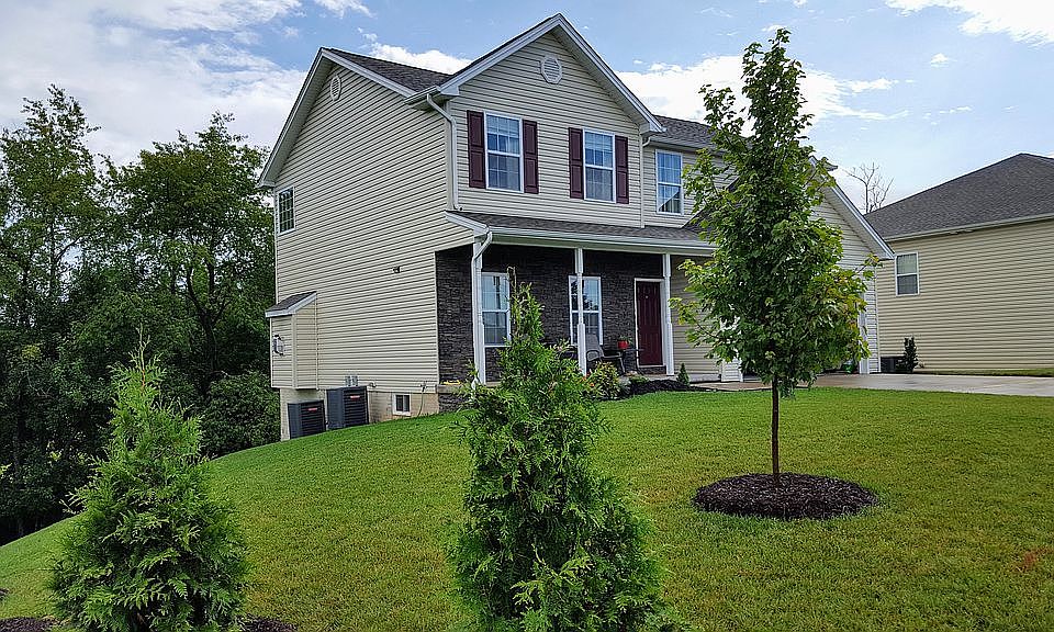 2nd image of 570 Rachel Dr