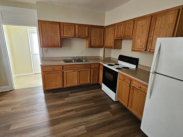119 McComas St — Photo 2