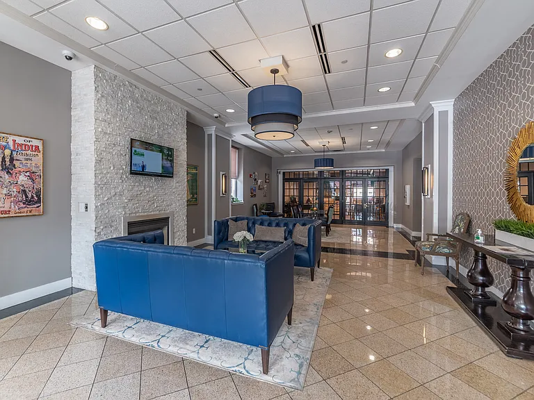 Stunning Main Entrance Lobby