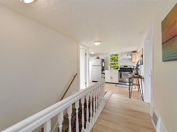 4th image of 1150 Dallas Rd