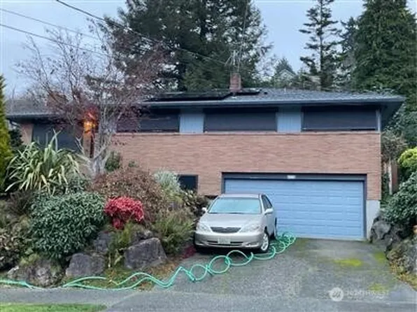 7704 46th Avenue SW, Seattle, WA 98136