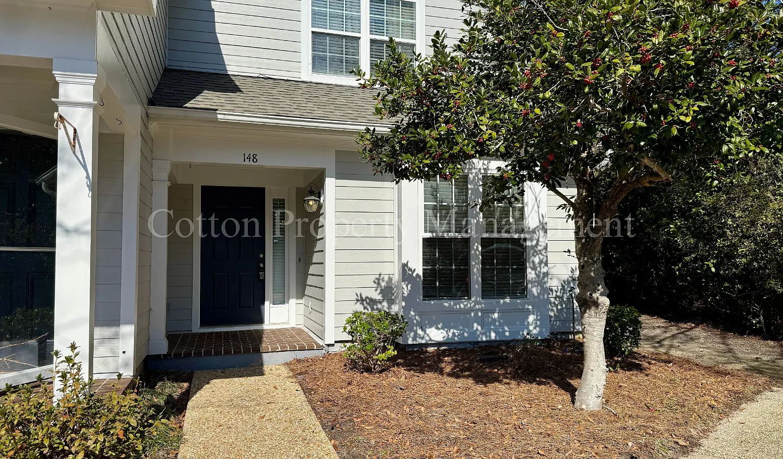 3 bed, 2.0 bath, 1397 sqft, $2,100 — Photo 2