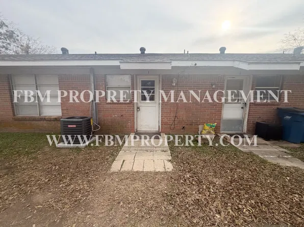 300 E San Saba St #3, Wortham, TX 76693