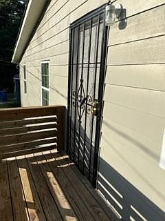 4th image of 1719 Mary George Ave NW
